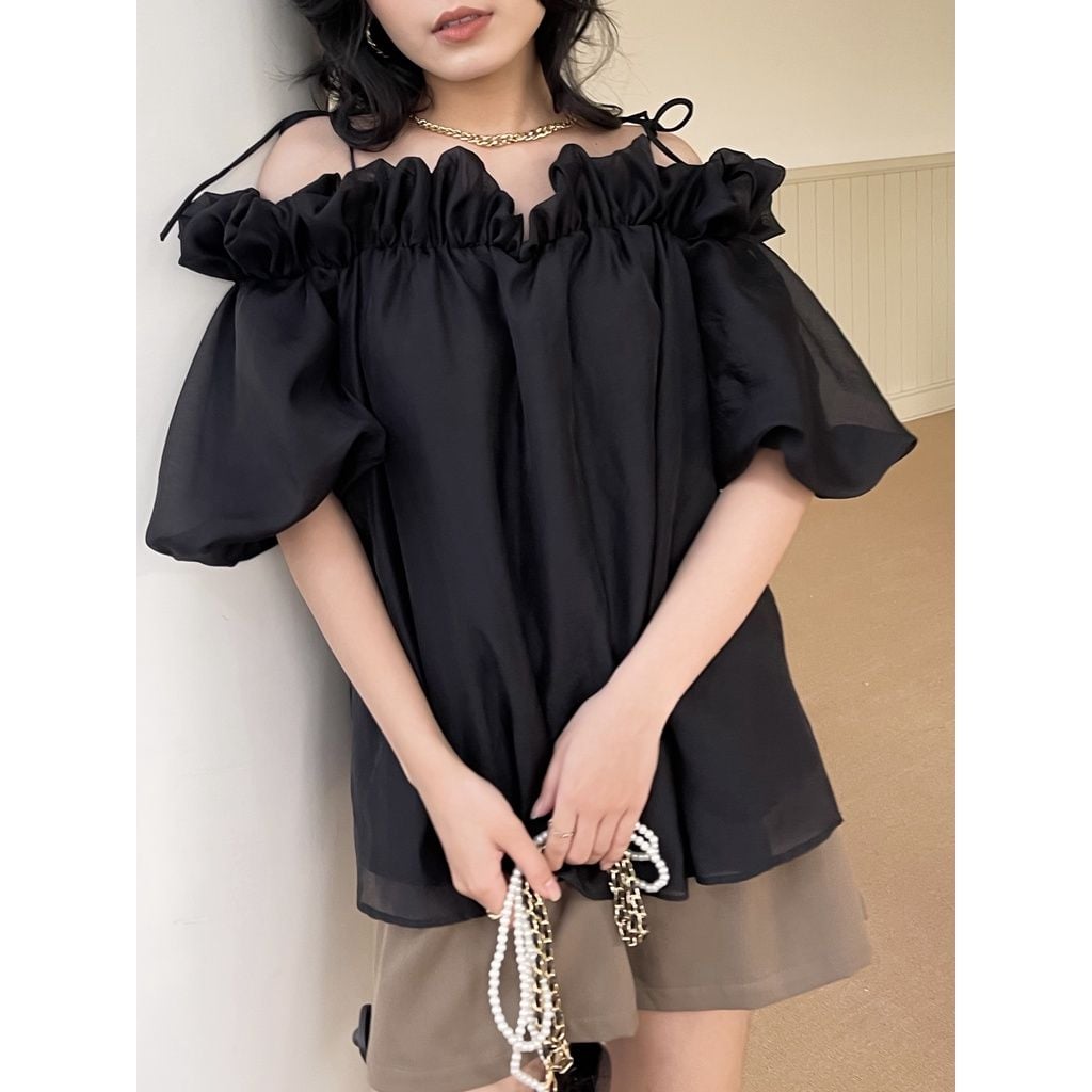 GOÛT DE JUN - Áo trễ vai tay bồng đen - Maris Top
