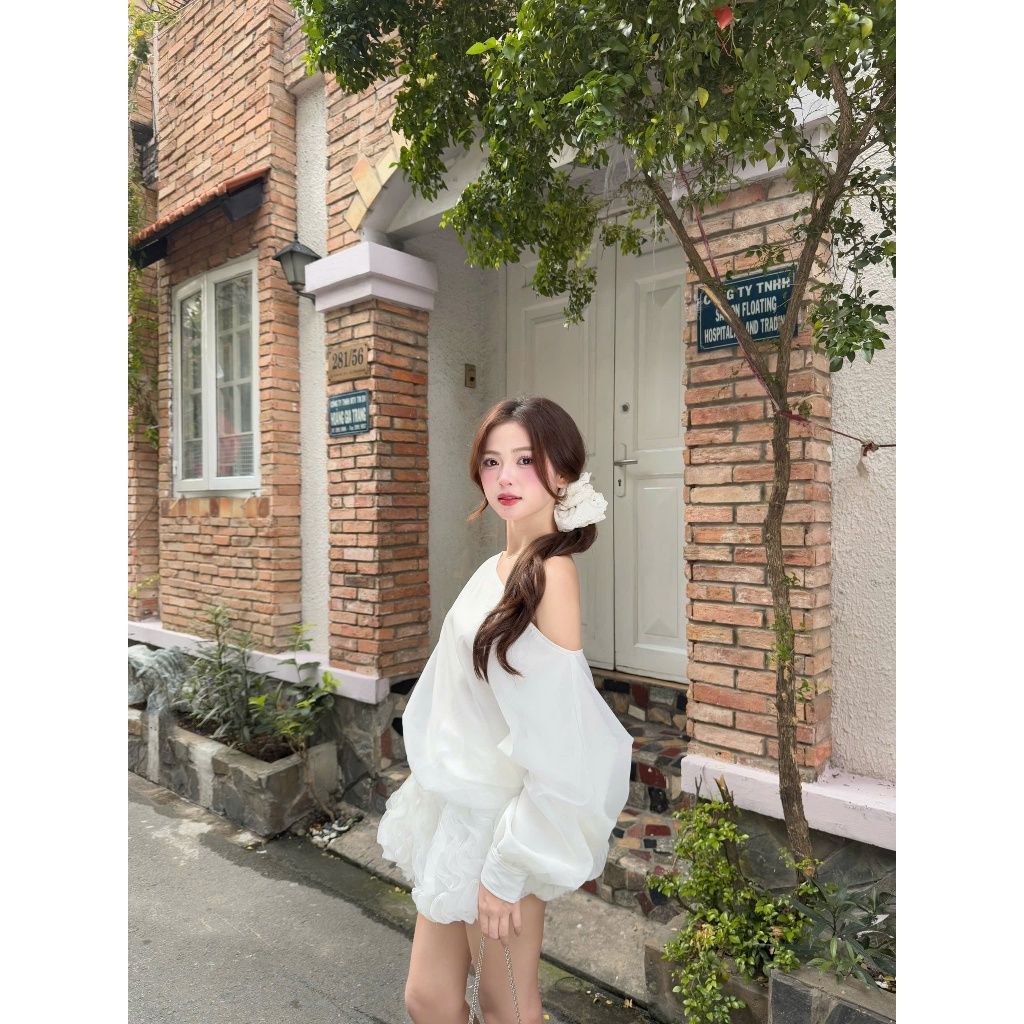 Đầm Trễ Vai Tay Dài Nhún Bèo Thiết Kế Bồng Bềnh - KARMA DRESS - GOÛT DE JUN