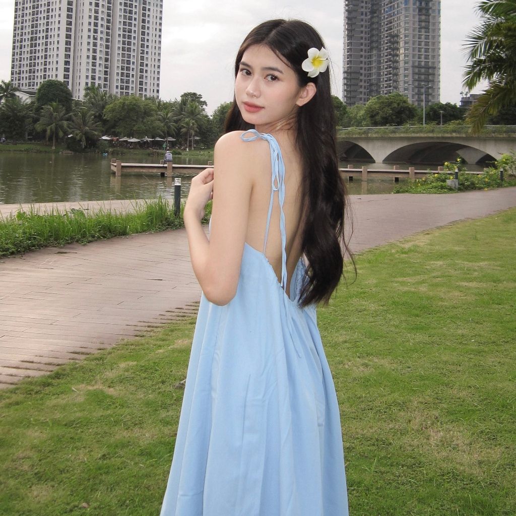 Đầm Maxi Hai Dây Thiết Kế Dáng Dài Cổ Yếm Hở Lưng Dây Rút - MADDY DRESS - GOÛT DE JUN
