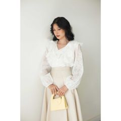 GOÛT DE JUN - Áo cổ bèo họa tiết hoa - Bito Top