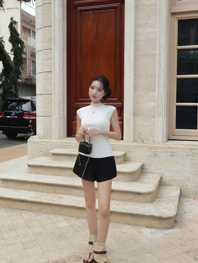 Áo Nữ YLANI Form Ôm Tay Ngắn Cổ Tròn GOÛT DE JUN
