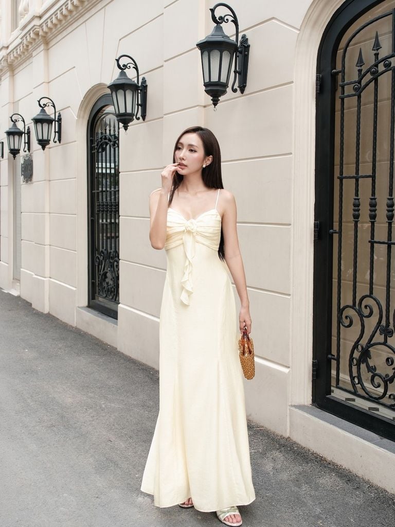 GOUT DE JUN Đầm Dài Hai Dây Dáng Đuôi Cá BANIZ DRESS Váy Cúp Ngực Phối Hoa Tôn Dáng FGDA2606140