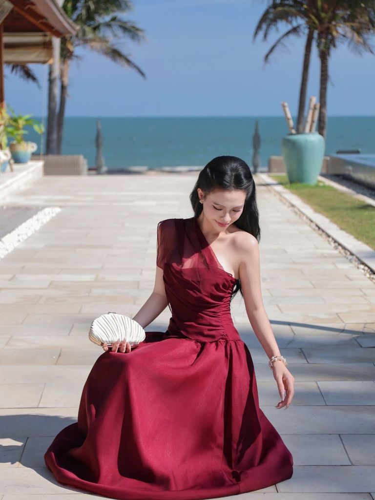 Đầm Nữ CYONS DRESS Form Bí Lệch Vai Dự Tiệc Sang Chảnh GOUT DE JUN