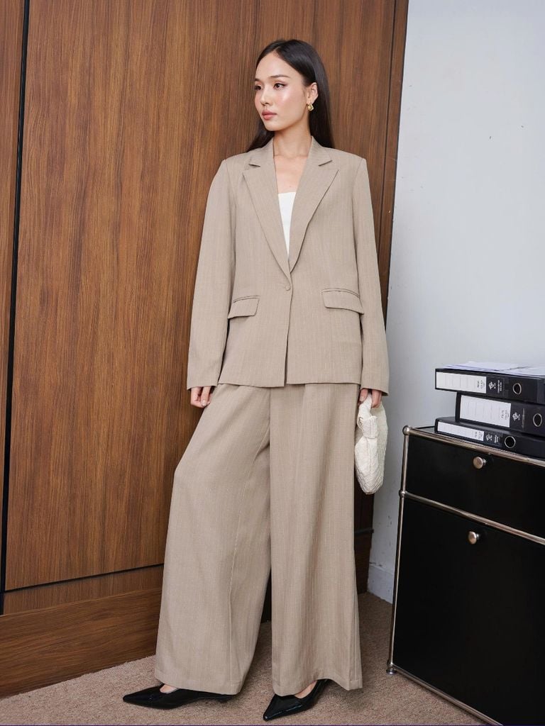 Áo Blazer Nữ JORRIC Phối Túi Dáng Dài Sang Trọng GOÛT DE JUN