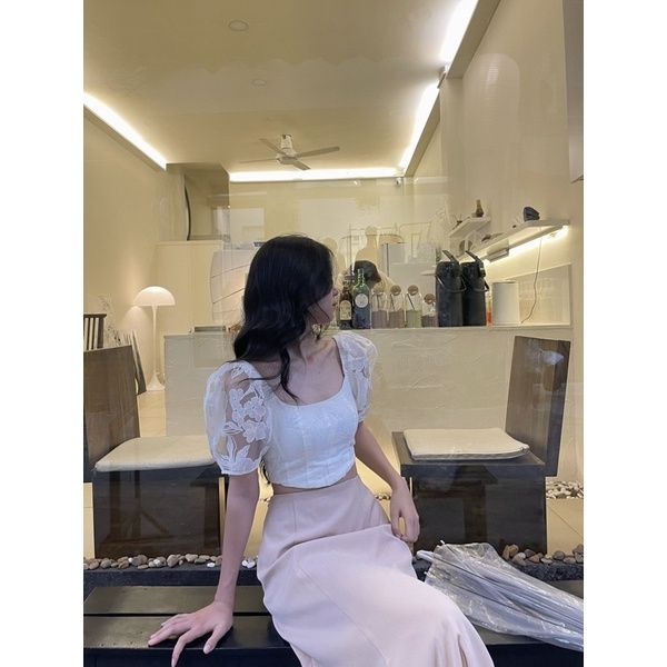 GOÛT DE JUN - Áo Croptop nữ tay phồng họa tiết hoa - Jiso Top