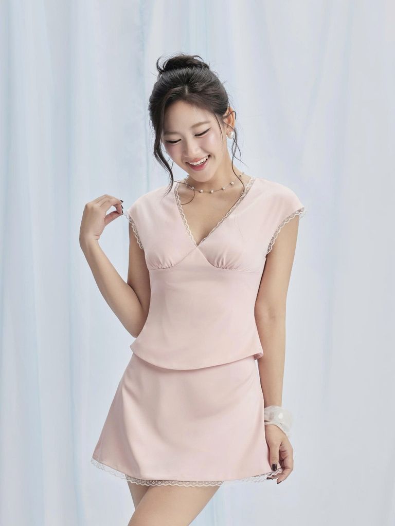 (Bán Lẻ) Set Nữ STOMIC Áo Cổ V Tay Ngắn Viền Ren và Chân váy Chữ A Viền Ren Đơn Giản GOÛT DE JUN