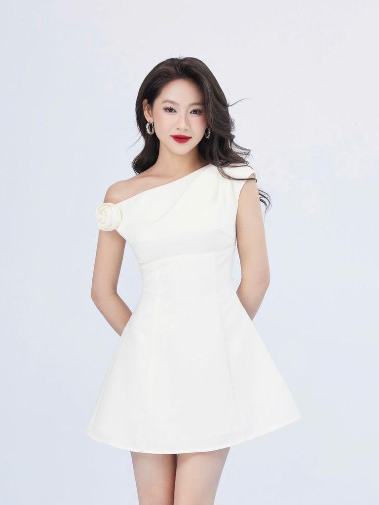 Đầm Nữ Đi Tiệc Trễ Vai Mini Form Thanh Lịch (Kèm Hoa)  - ELEGANT DRESS - GOÛT DE JUN