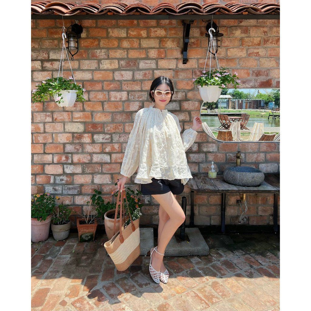 Áo Ren Hoa Nữ Freesize Tay Phồng Nữ Tính - LIZ TOP -  GOÛT DE JUN