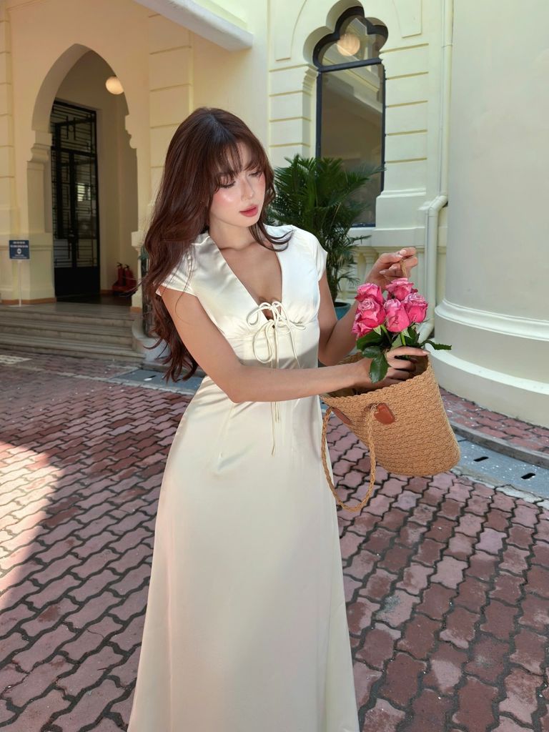 Đầm Nữ WISREN Cổ V Chất Lụa Mịn Sang Trọng GOÛT DE JUN