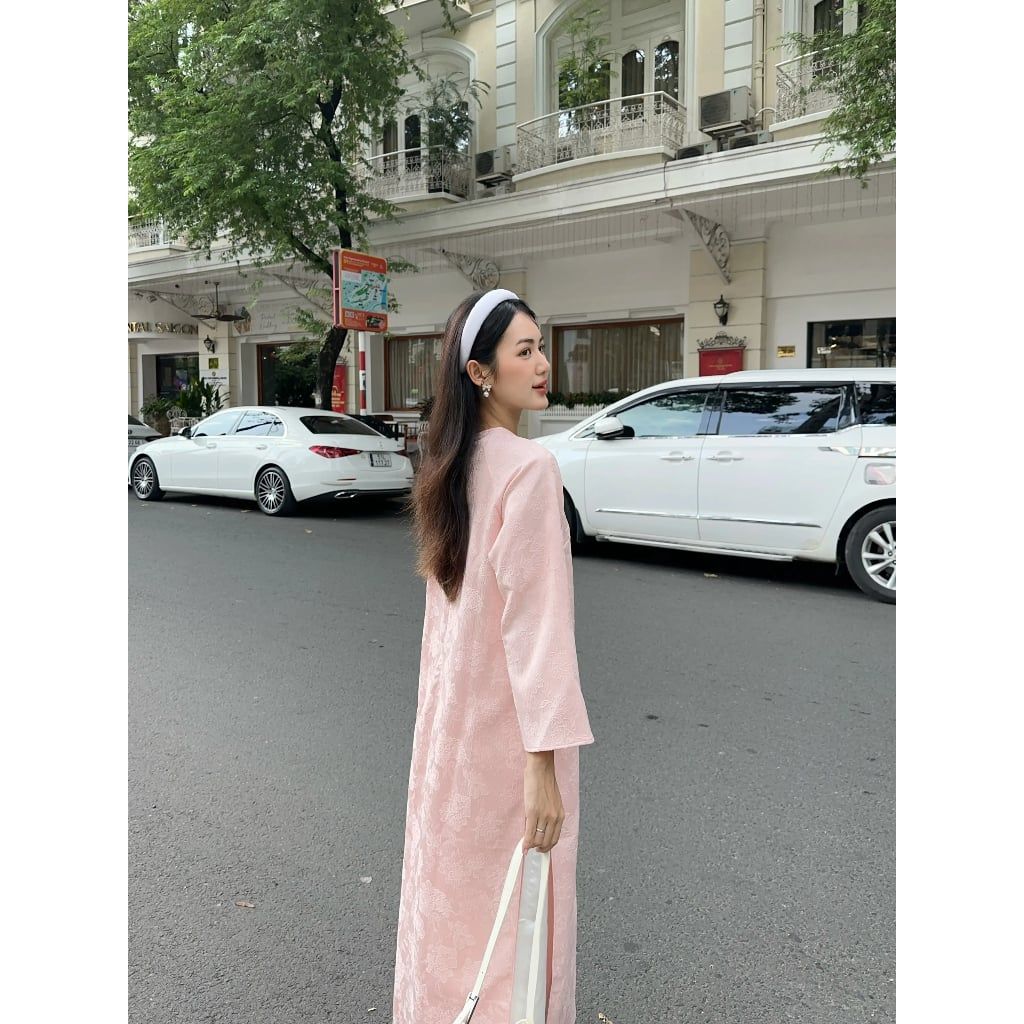 Áo Dài Nữ Truyền Thống Freesize Vân Hoa Nổi (không kèm quần) - KHÁNH YÊN - GOÛT DE JUN