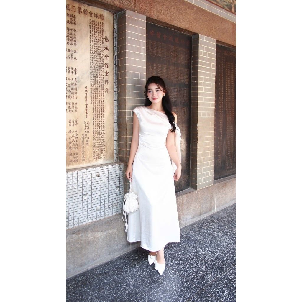 Đầm Lụa Nữ Đi Tiệc Lệch Vai Dáng Dài Thanh Lịch - MONLY DRESS - GOÛT DE JUN