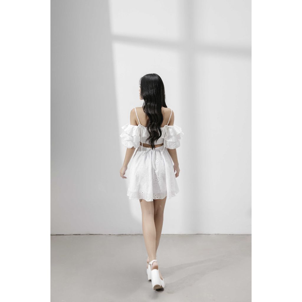 Đầm Nữ Ngắn Đi Biển Trễ Vai Thiết Kế Hơ Lưng LEAVE DRESS - GOÛT DE JUN