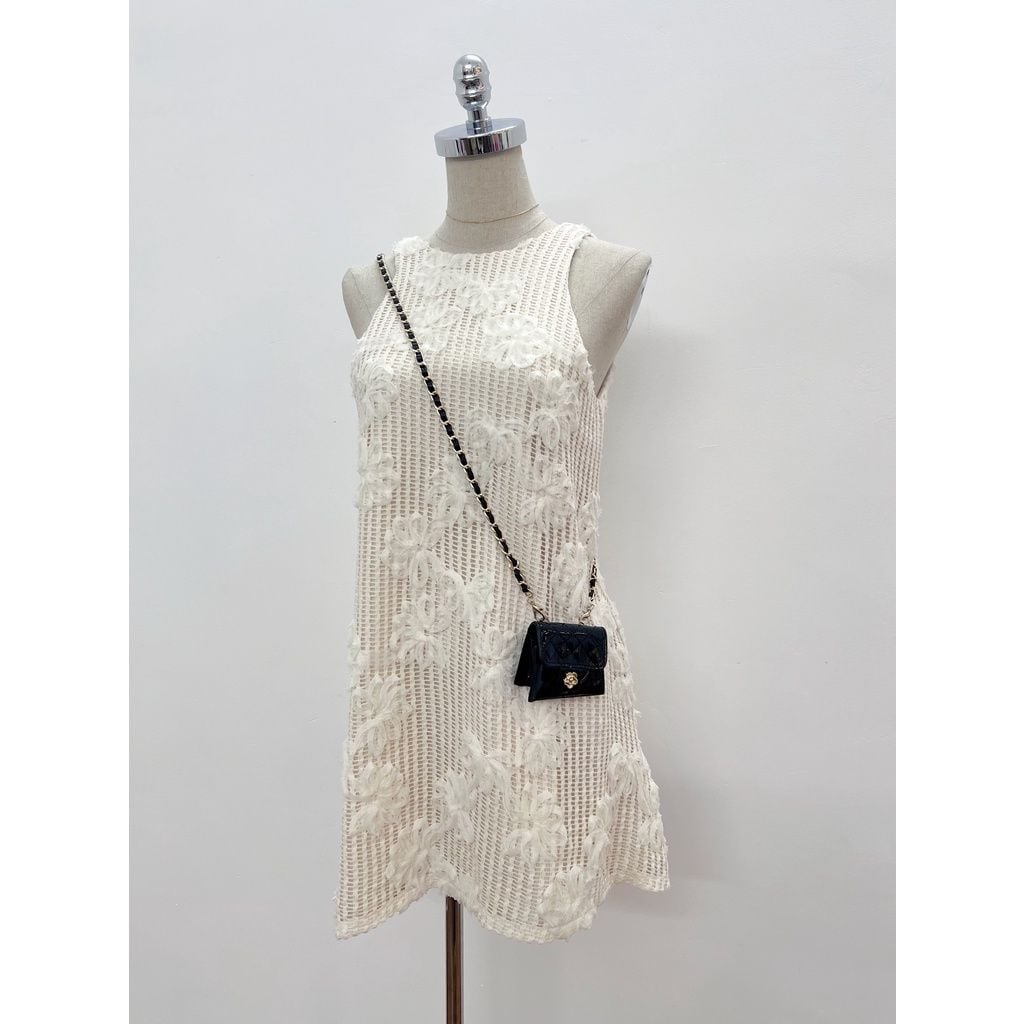 GOÛT DE JUN - Đầm nữ dáng suông cổ yếm chất ren cao cấp - CREME DRESS