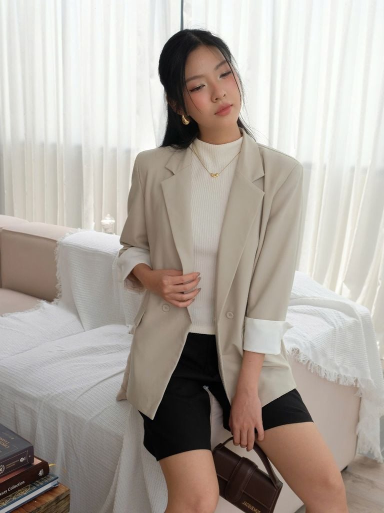 Áo Blazer Nữ Loussi  Phối Cúc Dáng Dài Sang Trọng GOÛT DE JUN