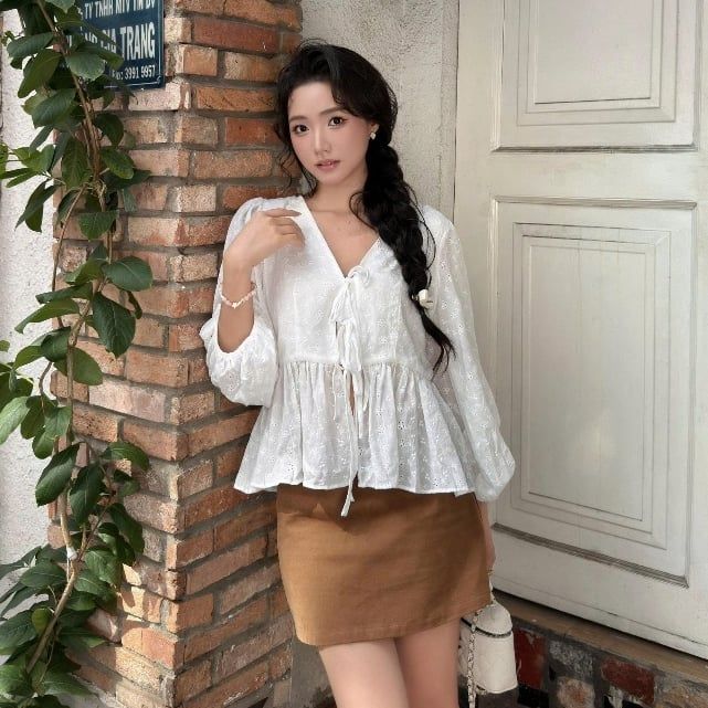 GOUT DE JUN Áo Babydoll Tay Dài Phồng Cột Nơ Ngực Vải Ren Thêu WERSO Áo Kiểu Nữ Cổ V Xòe FGBA2603155