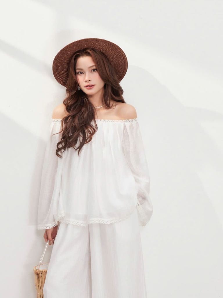 (Bán Lẻ) Set Nữ Mùa Hè BISHUL Áo Trễ Vai Phối Ren Phối Quần Ống Rộng Basic GOÛT DE JUN