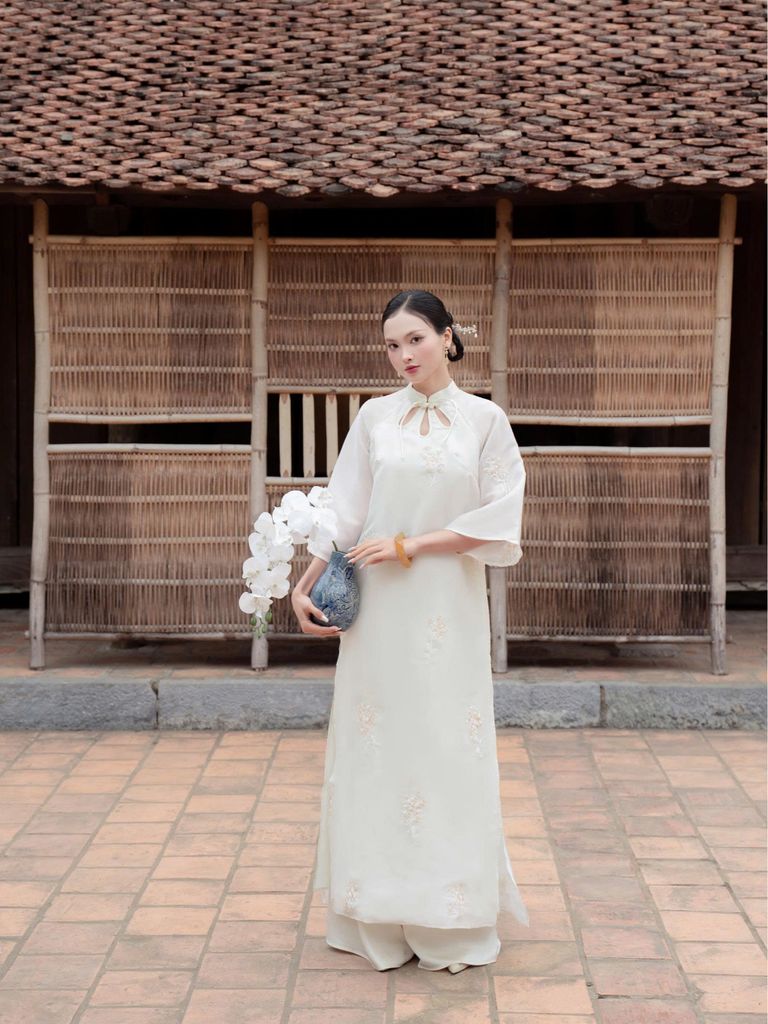 (Bán Lẻ) Set Áo Dài Nữ CÁT TƯỜNG Dáng Suông Vải Voan Thêu Hoa Cổ Cao Tay Lỡ Và Quần Lụa Dài Ống Rộng GOÛT DE JUN