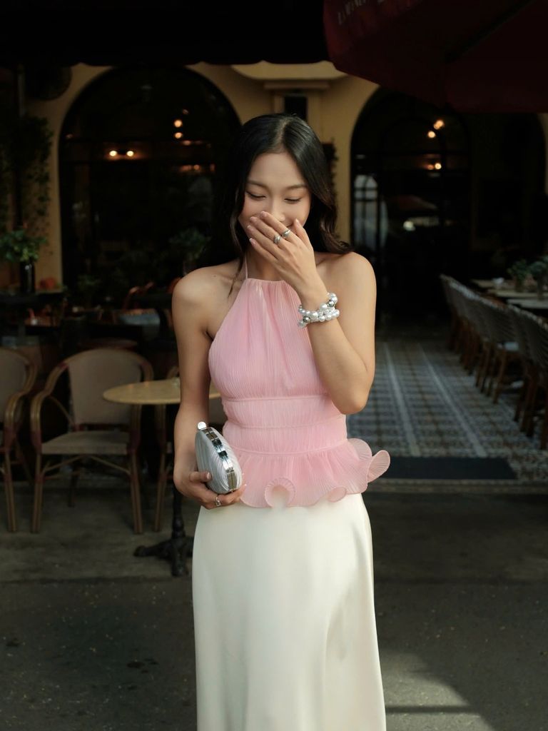 Áo Nữ JAMAIS Cổ Yếm Xếp Li Nhẹ Nhàng Nữ Tính GOÛT DE JUN