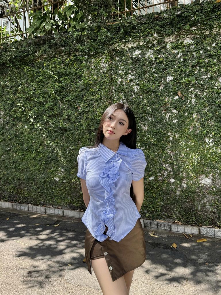 Áo Nữ MERVE Cổ Xéo Tay Phồng Phối Bèo Lạ Mắt GOUT DE JUN