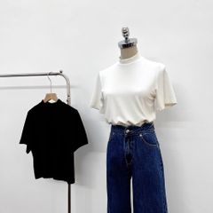 Áo Phông Nữ Cổ Tròn Chất Liệu Cotton Mềm Mại Thấm Hút Cổ Cao - Manda Top - GOÛT DE JUN