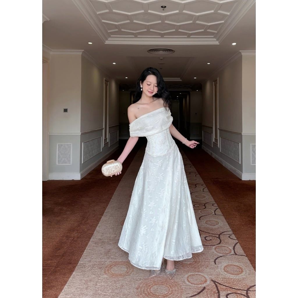 Đầm Nữ Trễ Vai Dáng Dài Họa Tiết Nổi Nữ Tính Dịu Dàng - DANNA DRESS - GOÛT DE JUN
