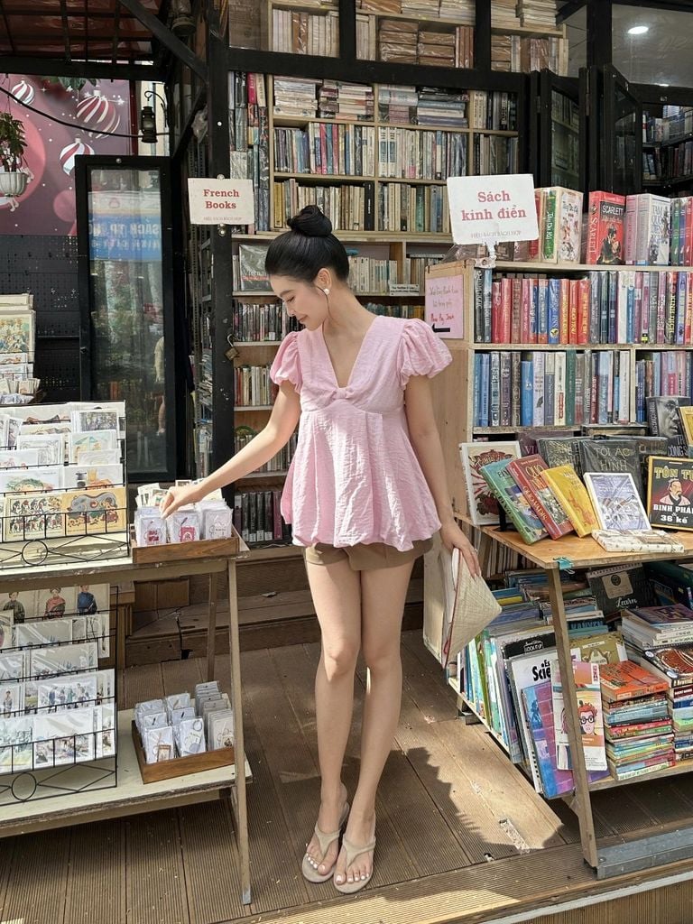 Áo Nữ MIQUIN Cổ V Tay Bồng Form Babydoll Dễ Thương Tiểu Thư GOUT DE JUN