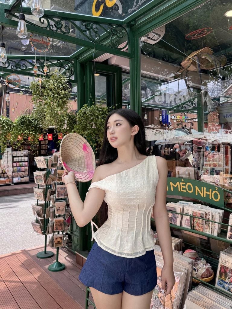 Áo Nữ MINHAS TOP Lệch Vai Chiết Eo Tôn Dáng GOUT DE JUN