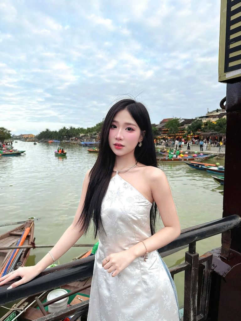 (Bán Lẻ) Set Áo Dài PHÚC HY Cổ Yếm Vải Gấm Hoa Và Quần Lụa Dài Ống Suông  GOÛT DE JUN