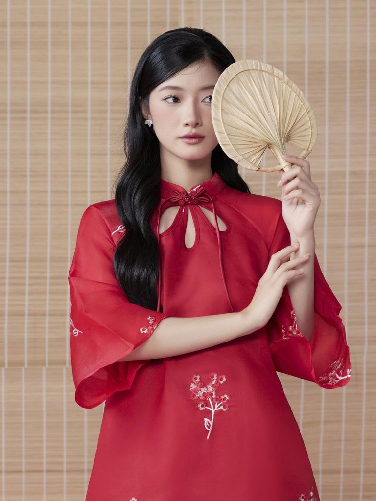 (Bán Lẻ) Set Áo Dài Nữ CÁT TƯỜNG Dáng Suông Vải Voan Thêu Hoa Cổ Cao Tay Lỡ Và Quần Lụa Dài Ống Rộng GOÛT DE JUN