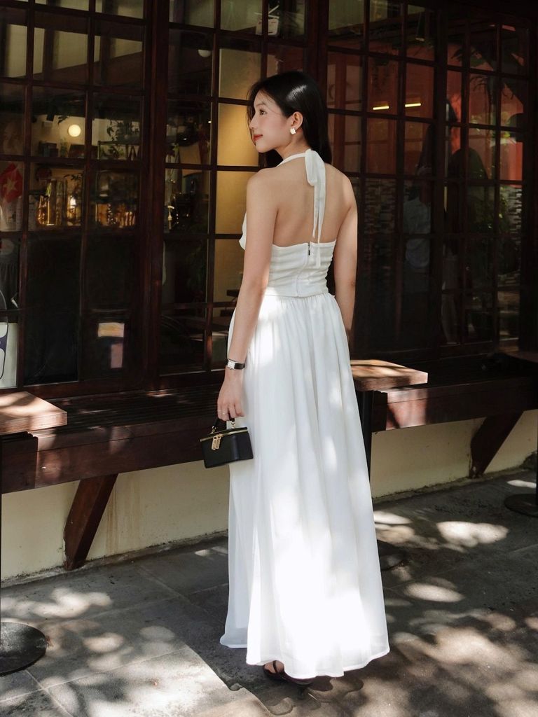 (Bán Lẻ) Set Nữ Mùa Hè POLKA Áo Cổ Đổ Dáng Yếm Hở Lưng Phối Chân Váy Xòe Dài GOÛT DE JUN