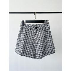 Quần lửng ống rộng kẻ cạp khoá lưng cao, Quần kẻ nữ hack dáng cá tính hottrend | Sarah Shorts | Secodee
