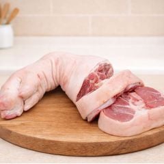 Giò heo trước nguyên cái