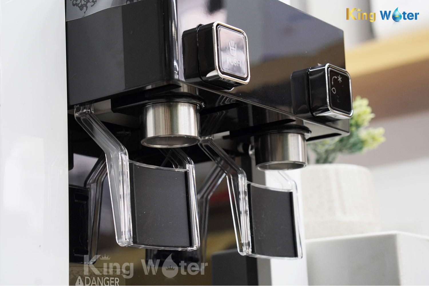 Máy Lọc Nước RO Nóng Lạnh Coway HARRY (CHP-590R) | Cây Đứng 04 Lõi