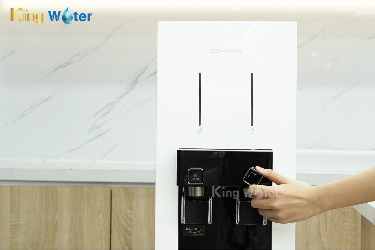 Máy Lọc Nước RO Nóng Lạnh Coway HARRY (CHP-590R) | Cây Đứng 04 Lõi