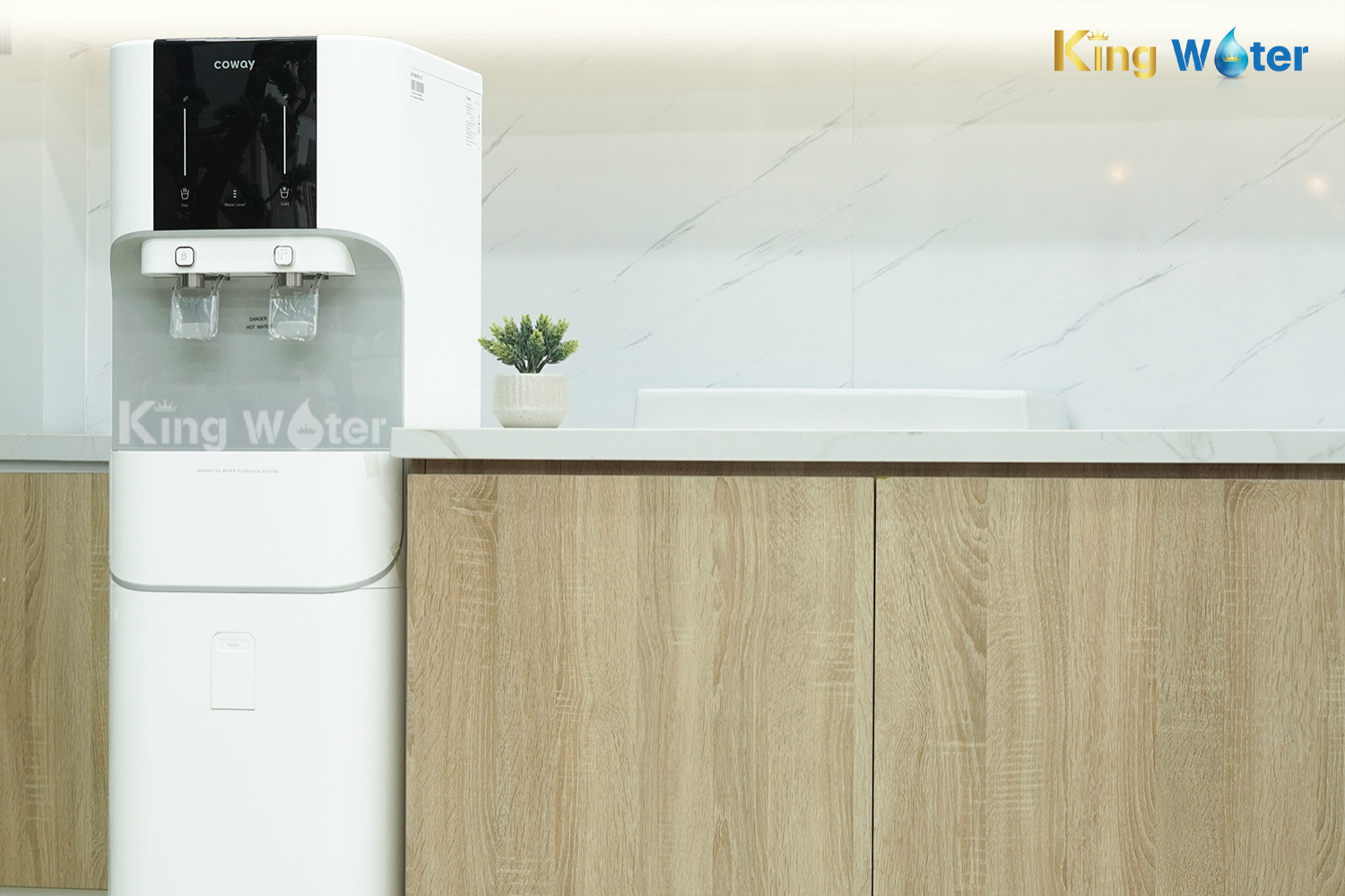 Máy Lọc Nước RO Nóng Lạnh Coway CORE (CHP-671R) | Cây Đứng 05 Lõi