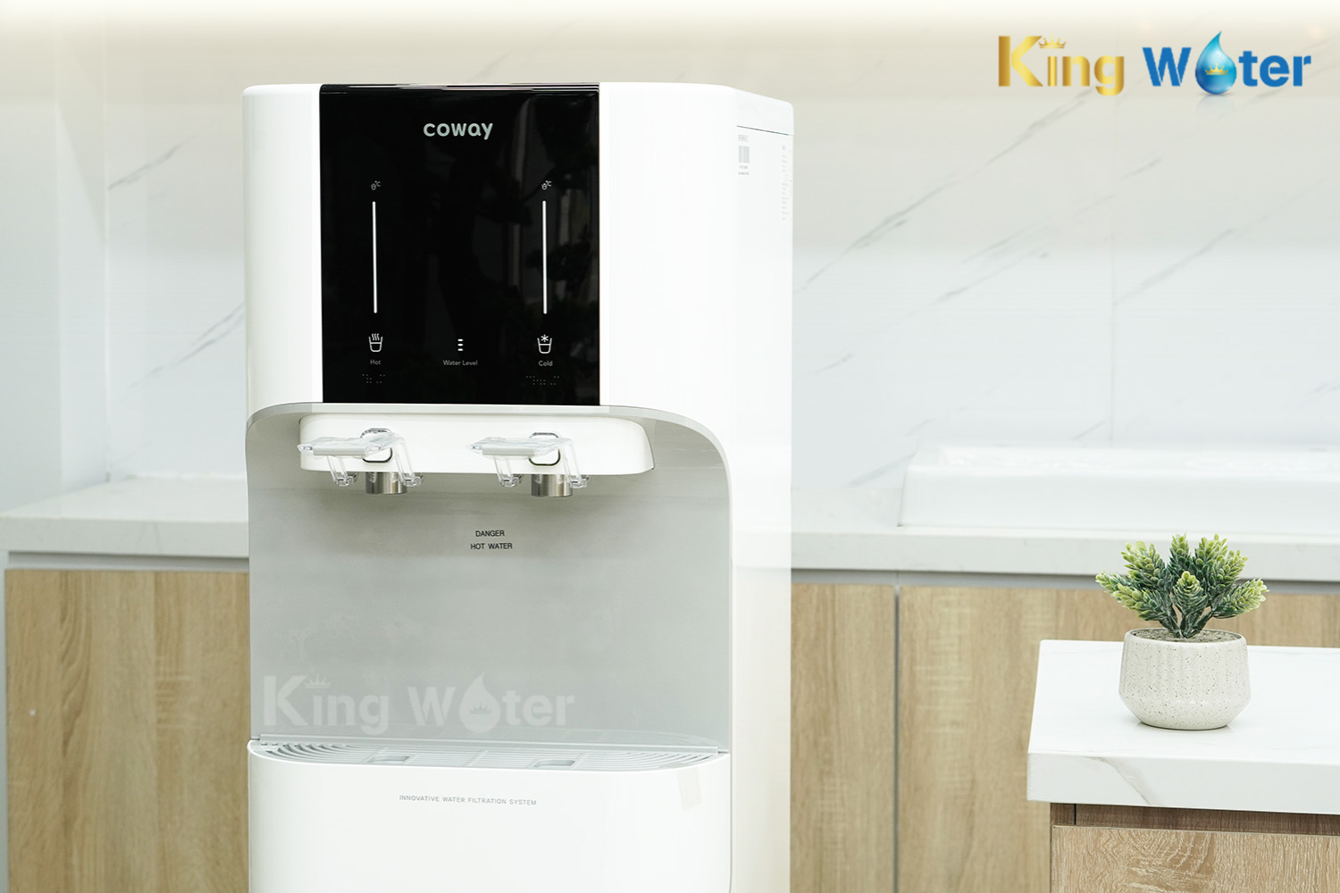 Máy Lọc Nước RO Nóng Lạnh Coway CORE (CHP-671R) | Cây Đứng 05 Lõi