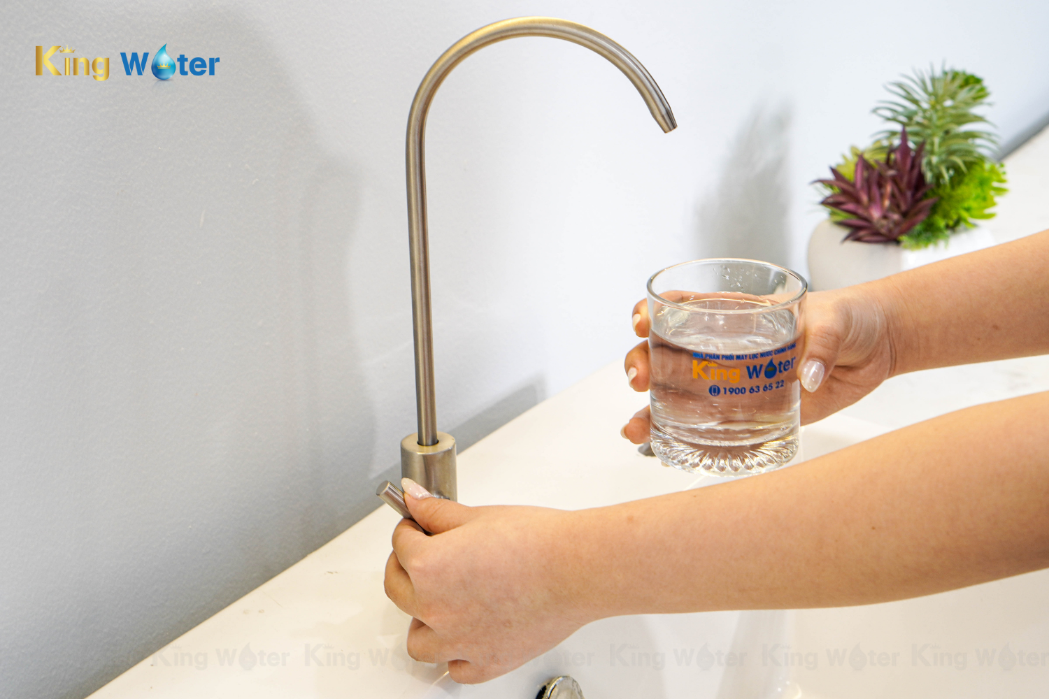 Máy Lọc Nước RO Karofi KAQ-U98 | Để Gầm 10 Lõi