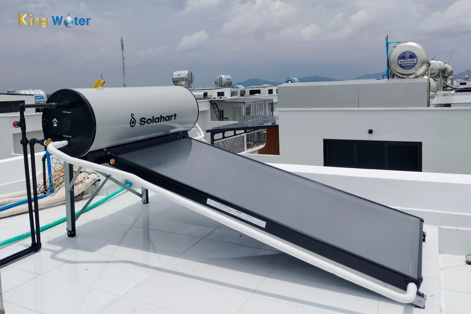 Máy nước nóng năng lượng mặt trời Solahart Sunheat 150L