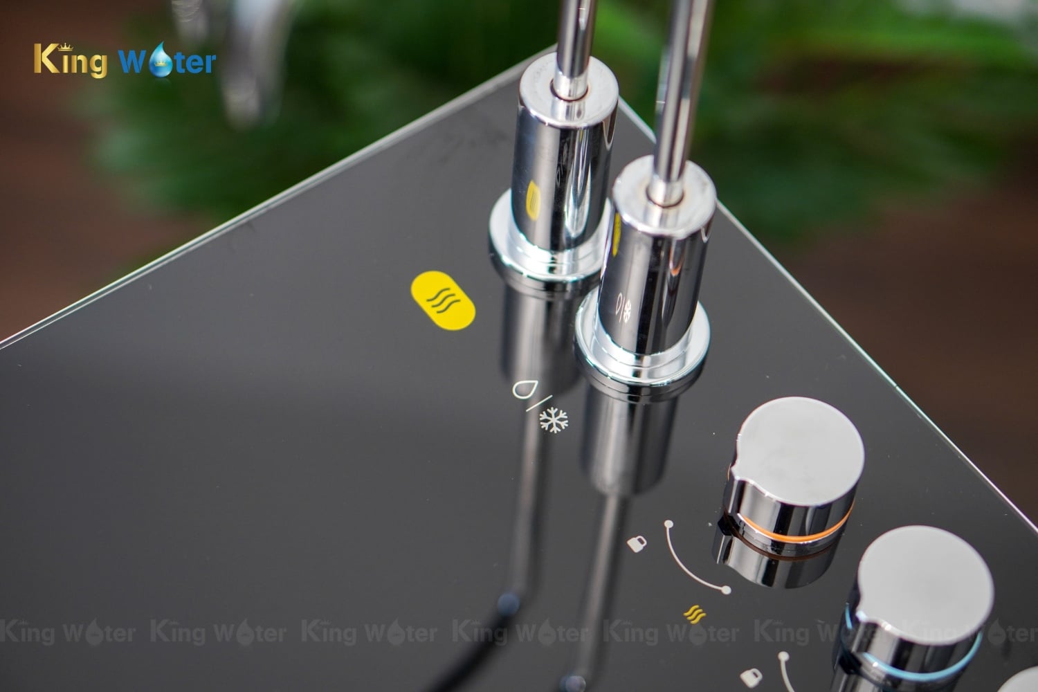 Máy Lọc Nước Nóng Lạnh Karofi KAD-L85 | Tủ Đứng 12 Lõi