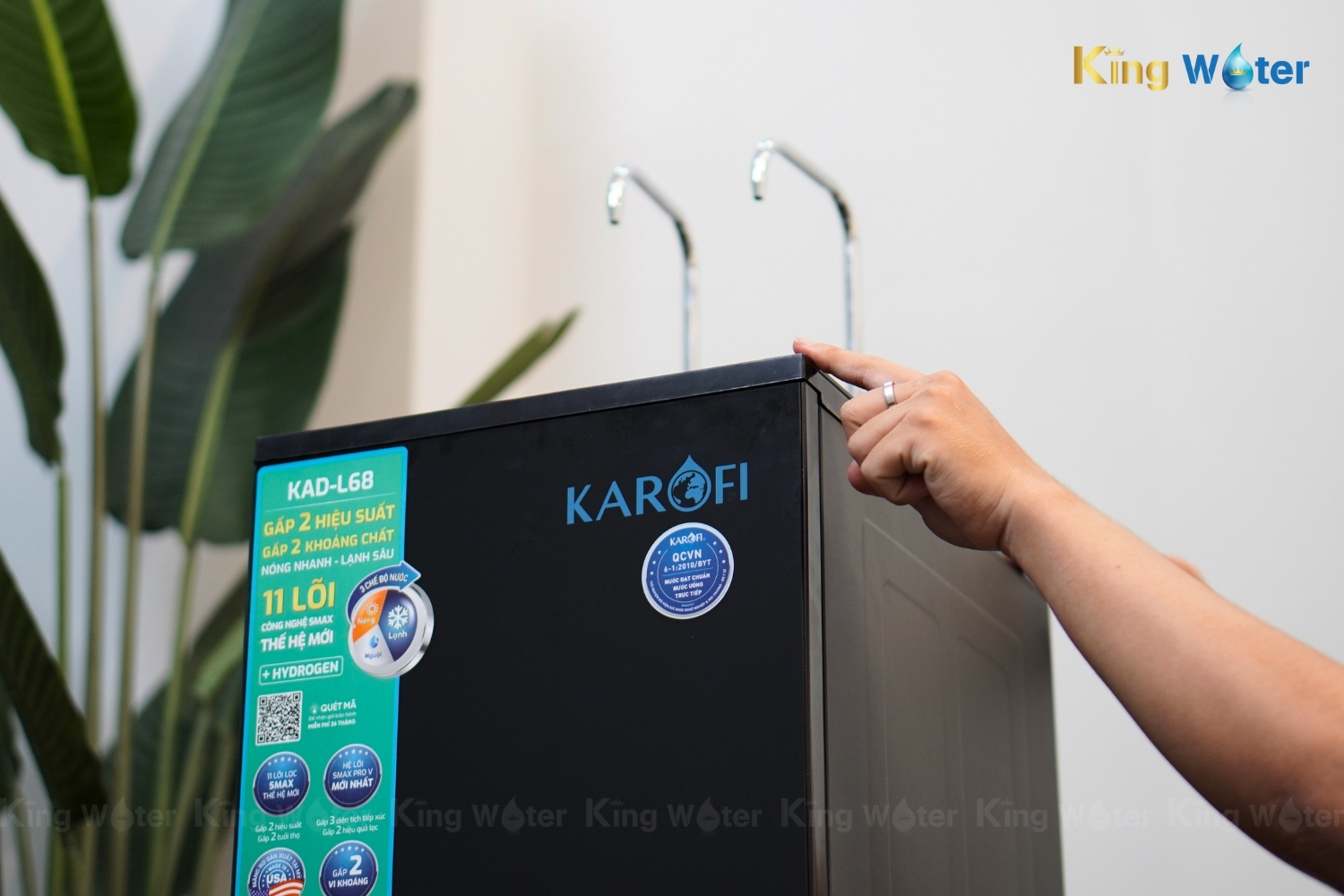 Máy Lọc Nước Nóng Lạnh Karofi KAD-L68 | Tủ Đứng 11 Lõi