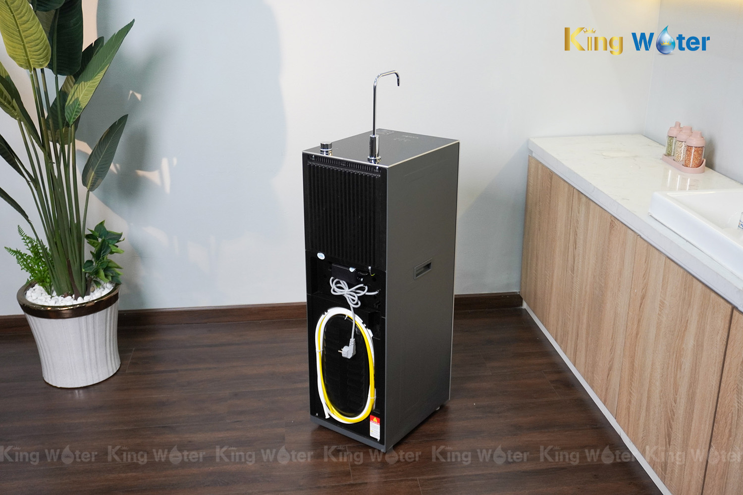 Máy Lọc Nước RO Karofi KAQ-L22 | Tủ Đứng 12 Lõi