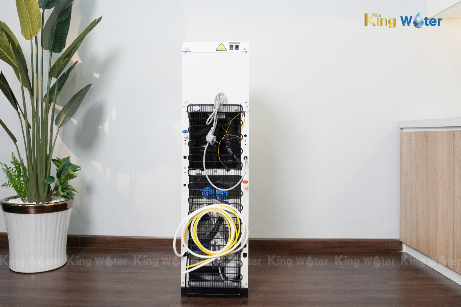 Máy Lọc Nước R.O Nóng Lạnh Karofi HCV208RO | Cây Đứng 6 Lõi