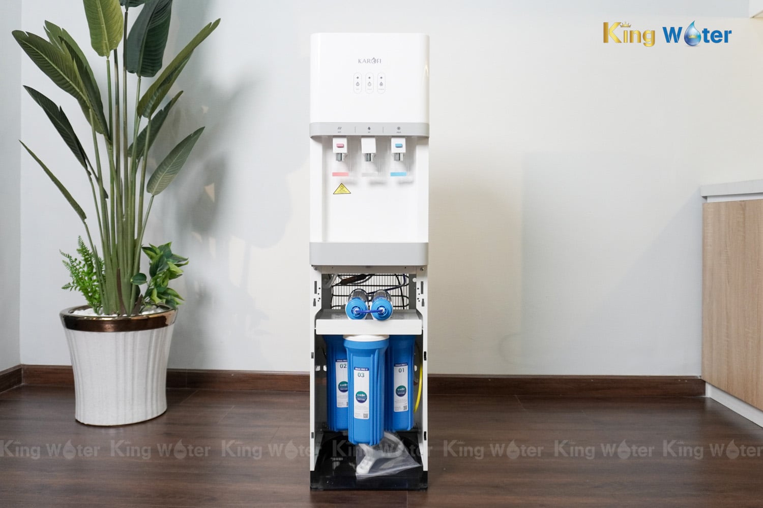 Máy Lọc Nước R.O Nóng Lạnh Karofi HCV208RO | Cây Đứng 6 Lõi