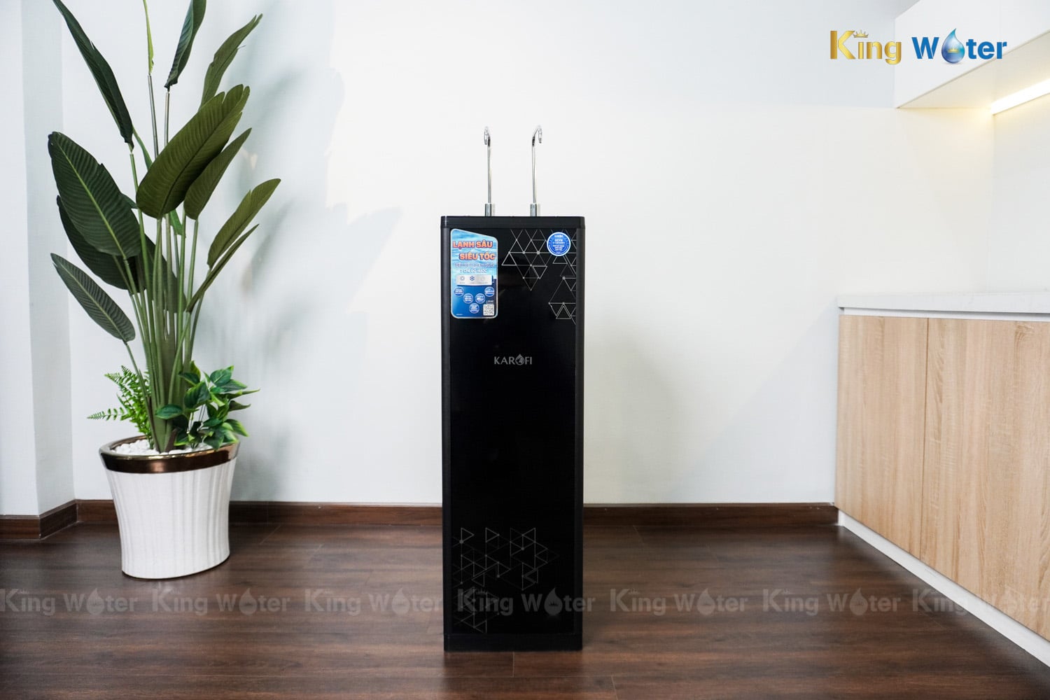 Máy Lọc Nước R.O Nóng Lạnh Karofi KAD-D66S | Cây Đứng 11 Lõi