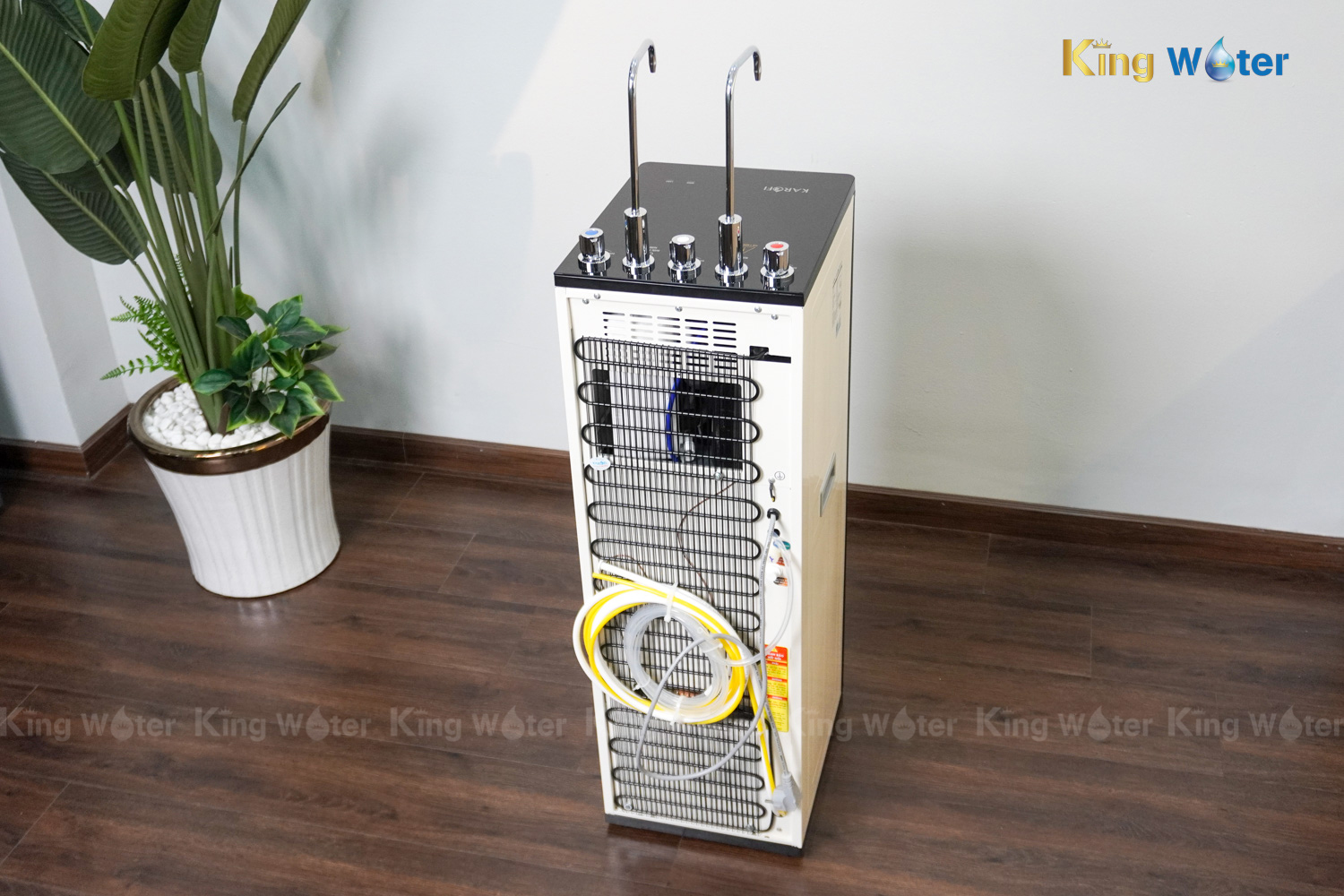 Máy Lọc Nước R.O Nóng Lạnh Karofi KAD-D66S | Cây Đứng 11 Lõi