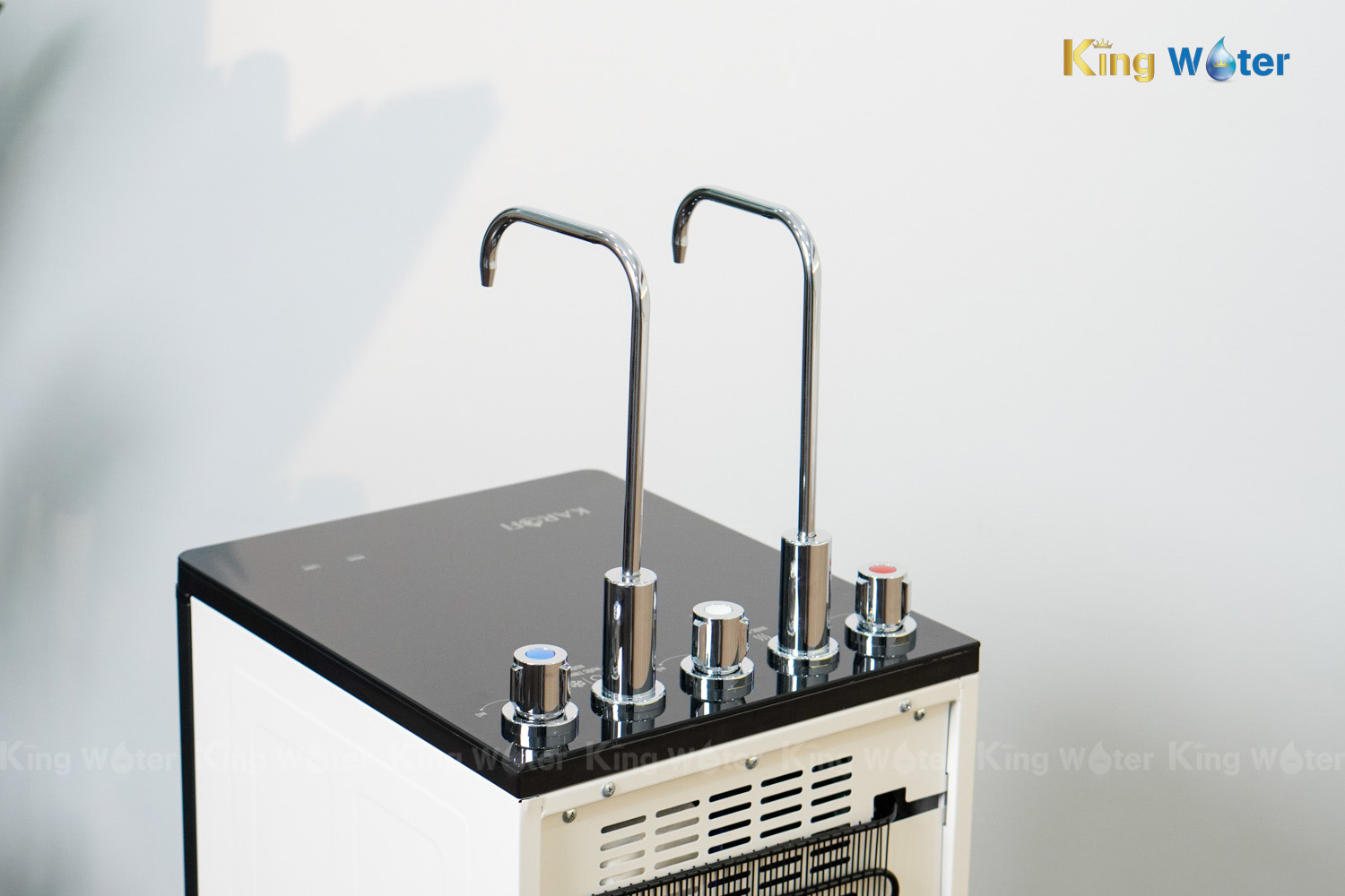Máy Lọc Nước R.O Nóng Lạnh Karofi KAD-D66S | Cây Đứng 11 Lõi