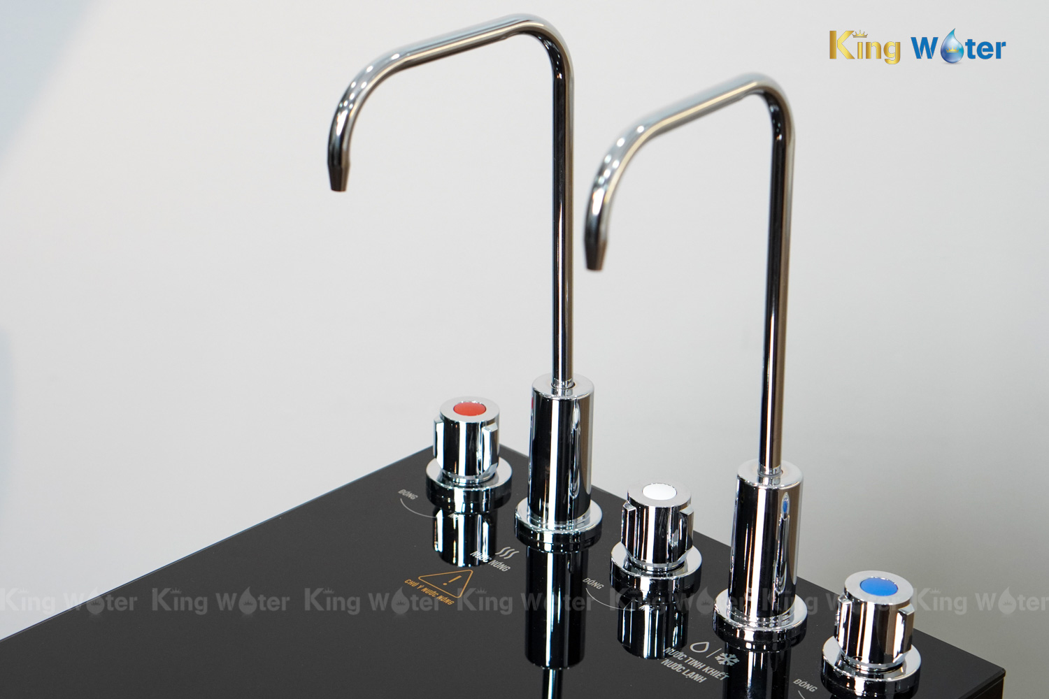 Máy Lọc Nước R.O Nóng Lạnh Karofi KAD-D66S | Cây Đứng 11 Lõi