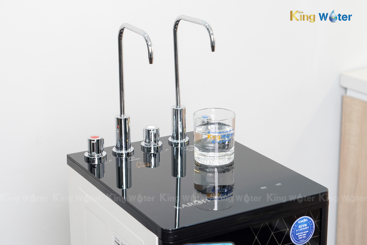 Máy Lọc Nước R.O Nóng Lạnh Karofi KAD-D66S | Cây Đứng 11 Lõi
