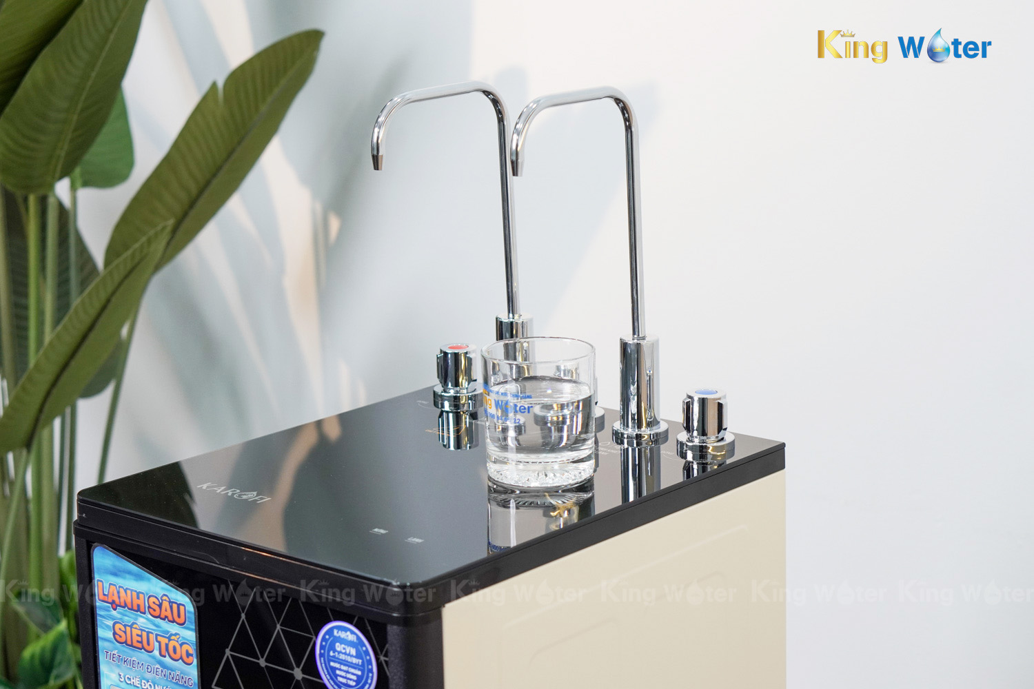 Máy Lọc Nước R.O Nóng Lạnh Karofi KAD-D66S | Cây Đứng 11 Lõi