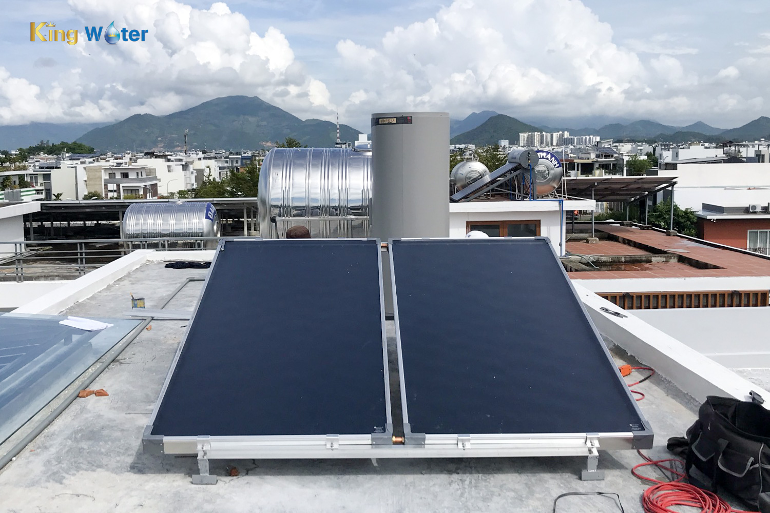 Máy nước nóng năng lượng mặt trời Solahart STREAMLINE 320L